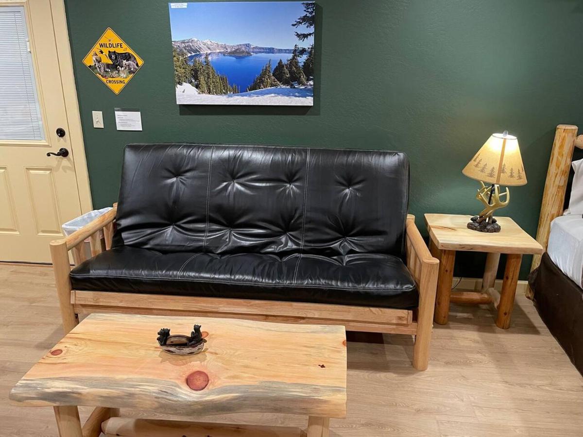 Cedar Mountain -Suite B Grants Pass Bagian luar foto